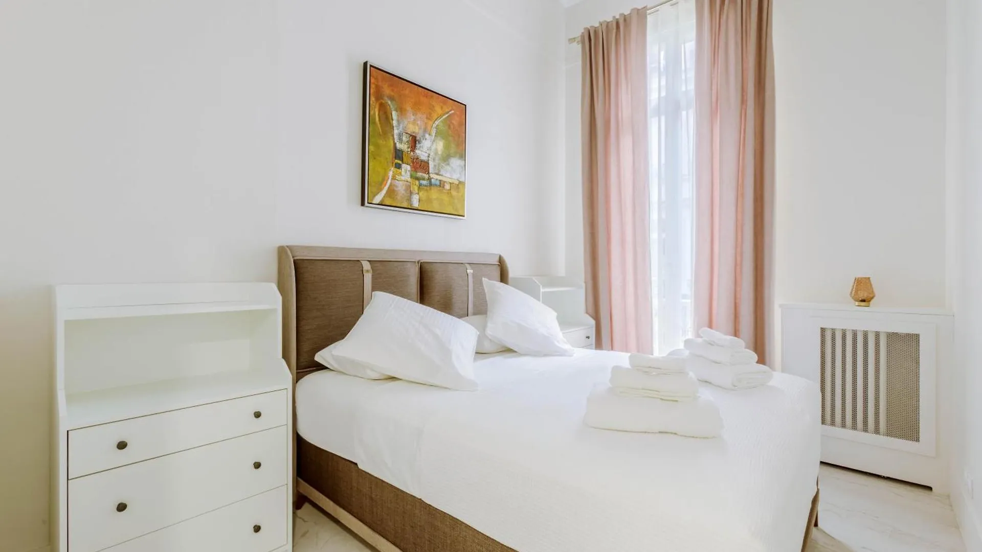 Caf Friedland Apartment Paris